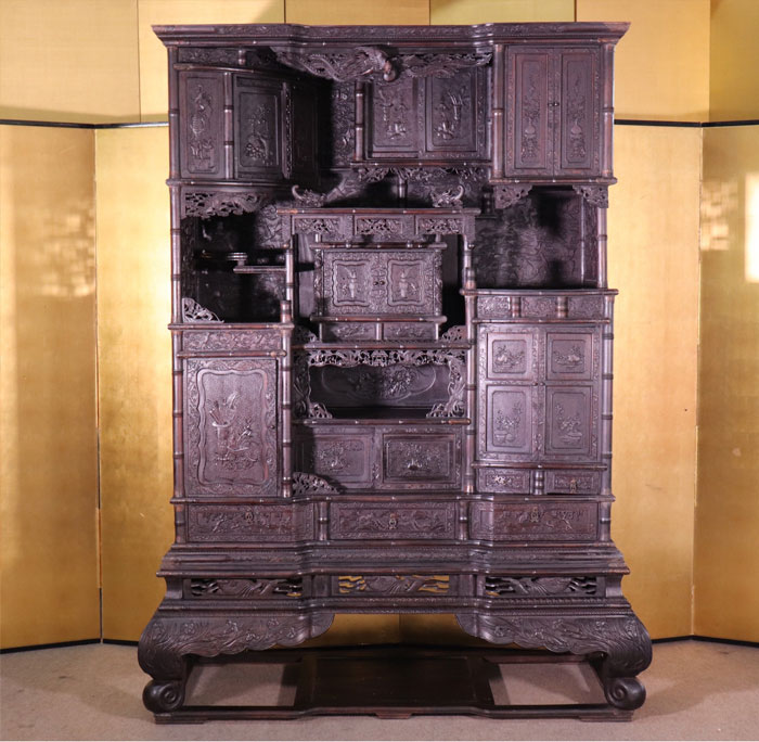 紫檀雲龍彫刻羅漢床と飾り棚